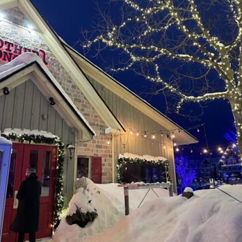 Mother Tongue - Restaurant - Asian Fusion Near Me - The Blue Mountains, Ontario