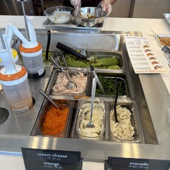 Pokeworks - They mix the ingredients separately - Salad Near Me - Georgetown, Texas