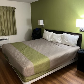 Motel 6 - Fargo - Hotel Room - Hotels Near Me - Fargo, North Dakota
