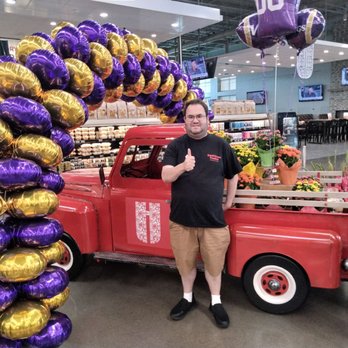 Hy-Vee - Grocery Near Me - Maple Grove, Minnesota