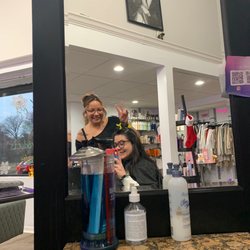 Fringe Artistic Salon - Carmen is working her magic!