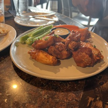 The Whiskey - Whiskey Wings - American Near Me - Orlando, Florida