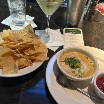 Charleston's - Comfort Food Near Me - Oklahoma City, Oklahoma