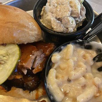 Edley's Bar-B-Que - Brisket sandwich, Mac & cheese, potato salad - Barbeque Near Me - Nashville, Tennessee Edley's Bar-B-Que - Brisket sandwich, Mac & cheese, potato salad - Barbeque Near Me - Nashville, Tennessee