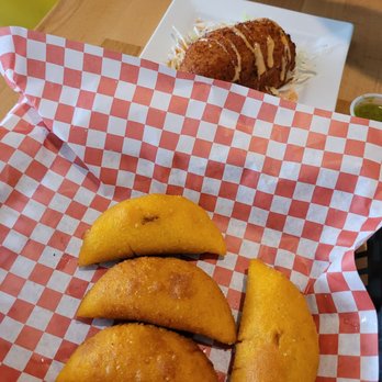 ArePA George - Colombian Near Me - Chicago, Illinois ArePA George - Colombian Near Me - Chicago, Illinois
