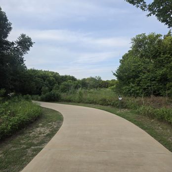 Traphene Hickman Library - Walking trail behind the library - Libraries Near Me - Cedar Hill, Texas