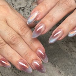 Almond shape/ Iridescent Chrome /Cat Eye