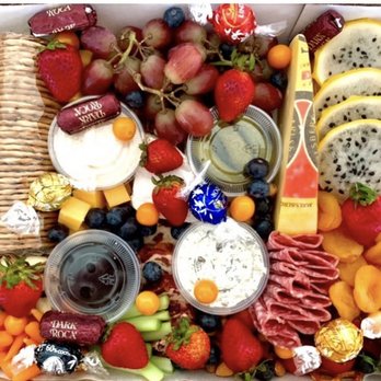 Oakford Gourmet Selections - Willow box (ideal for 3-5 people) - Caterers Near Me