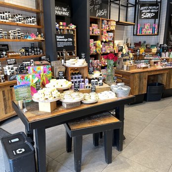 Lush Cosmetics - Inside - Cosmetics & Beauty Supply Near Me - Birmingham, Alabama