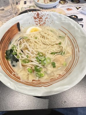 Sumo Ramen by null