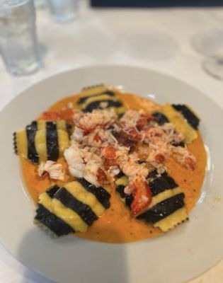 Lucia's On The Lake by null