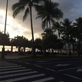 Waikiki Beach - Taken from the Yogurtland store across the street. - Beaches Near Me Waikiki Beach - Taken from the Yogurtland store across the street. - Beaches Near Me