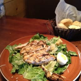 Grilled Chicken Caesar Salad with Rolls Grilled Chicken Caesar Salad with Rolls