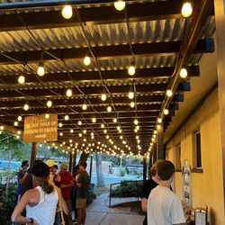 Bubble N Bean - Amazing ambient lights in the outdoor standing area