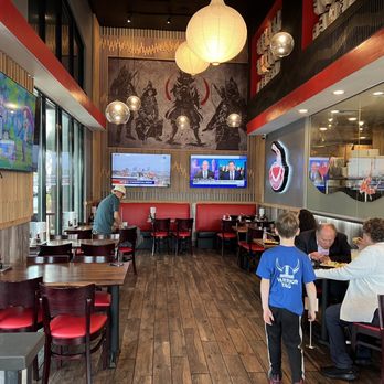 Ramen 101 - Dining area inside - spotless! - Hawaiian Near Me - Sacramento, California Ramen 101 - Dining area inside - spotless! - Hawaiian Near Me - Sacramento, California