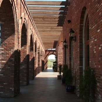 Robert Hall Winery - Wine Tasting Room Near Me - Paso Robles, California Robert Hall Winery - Wine Tasting Room Near Me - Paso Robles, California