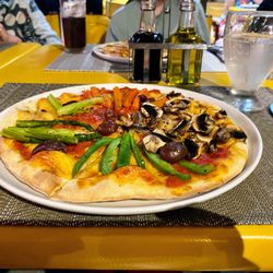 Rolandi's Pizzería - vegano (vegan) pizza order