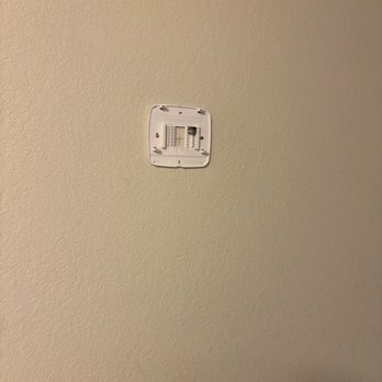 Hampton Inn & Suites Hammond - Wall with no thermostat - Hotels Near Me - Hammond, Indiana Hampton Inn & Suites Hammond - Wall with no thermostat - Hotels Near Me - Hammond, Indiana