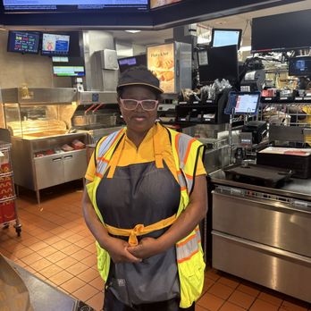 McDonald's - Burgers Near Me - Sycamore, Illinois