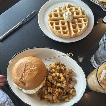 24 Diner - Brunch Burger and Waffle House - Diners Near Me - Austin, Texas 24 Diner - Brunch Burger and Waffle House - Diners Near Me - Austin, Texas