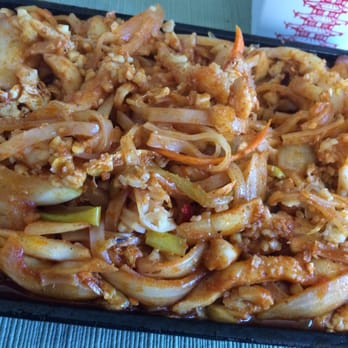 Golden lily - Chicken Pad Thai - Chinese Near Me - Parma Heights, Ohio