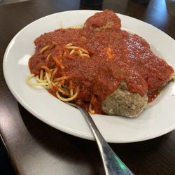 Dicicco's Italian Restaurant - Combo plate spaghetti and lasagna + meatballs