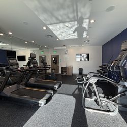 Holiday Inn Express & Suites