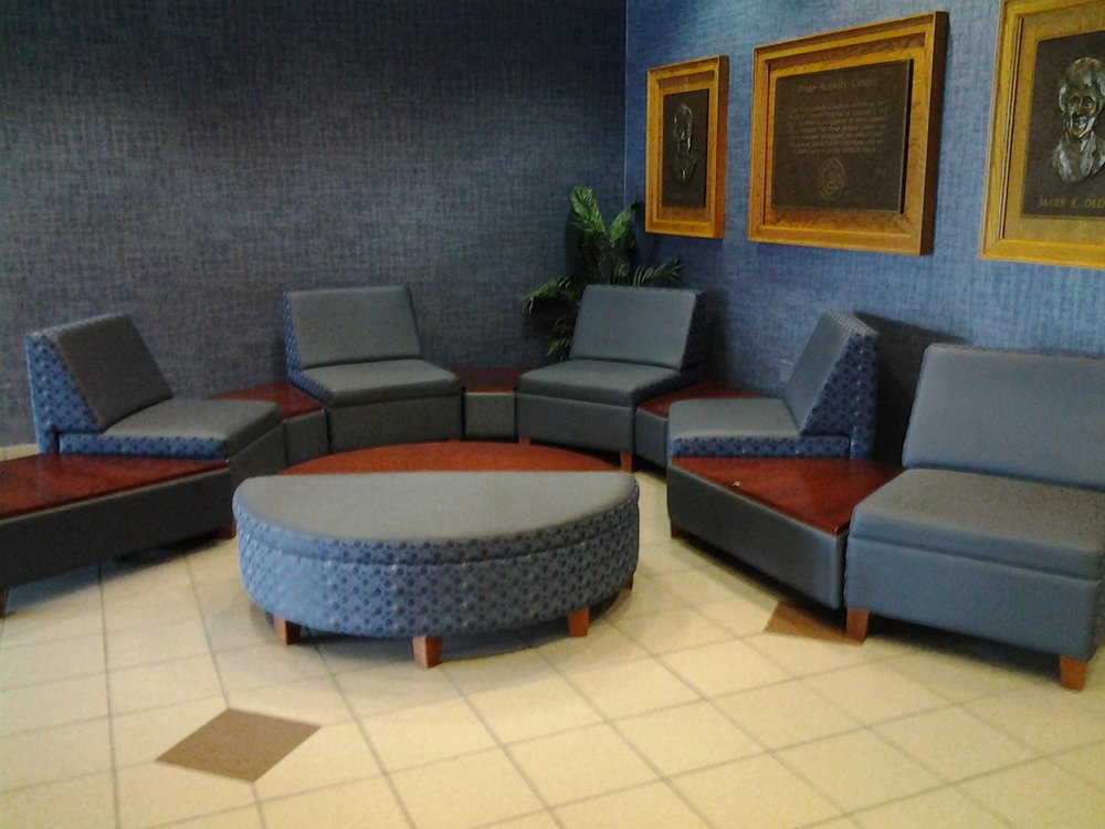 AKER UPHOLSTERY Updated September 2024 13 Photos 2101 Hulman St