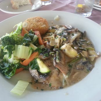 Coles Dockside Restaurant - Red Snapper - Seafood Near Me - Staten Island, New York