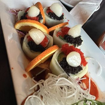 Jaiyen Sushi & Noodle - Jai Yen Maki (Raw and Shellfish) - Sushi Bars Near Me - Chicago, Illinois Jaiyen Sushi & Noodle - Jai Yen Maki (Raw and Shellfish) - Sushi Bars Near Me - Chicago, Illinois