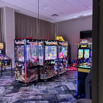 Crowne Plaza Kearney - Arcade - Hotels Near Me - Kearney, Nebraska Crowne Plaza Kearney - Arcade - Hotels Near Me - Kearney, Nebraska