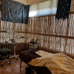 Aloha Moon Spa - Massage table