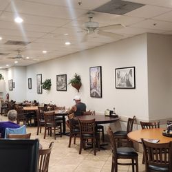 Mama Maria's Pizzeria & Subs - Dining Room