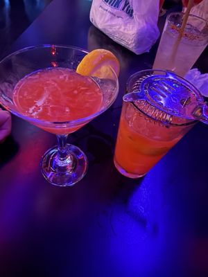 Blondie's Bar by null