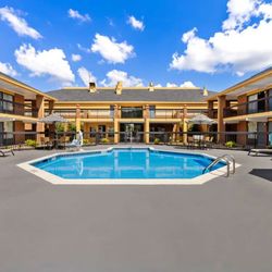 Best Western Fayetteville Inn - Outdoor Pool