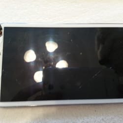 Multiple missing screen pieces AFTER repairs. Owner does not return emails to address shoddy work. $200 down the toilet!