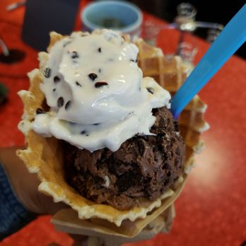 The Charmery Hampden - Maryland Mud & Malty vanilla chip - Ice Cream & Frozen Yogurt Near Me - Baltimore, Maryland The Charmery Hampden - Maryland Mud & Malty vanilla chip - Ice Cream & Frozen Yogurt Near Me - Baltimore, Maryland