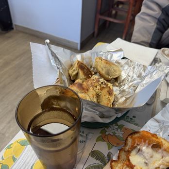 Paulis Pizza - Garlic rolls - Italian Near Me - Dania, Florida