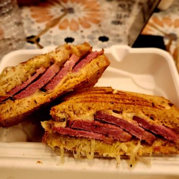 Wexler's Deli - The Rueben - Delis Near Me - Las Vegas, Nevada