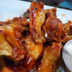 Jonathans Grille - Wings