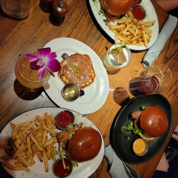 Beatrix - Streeterville - Lemon pancake,  hot honey chicken sandwich x2, bacon egg and cheese - New American Near Me - Chicago, Illinois