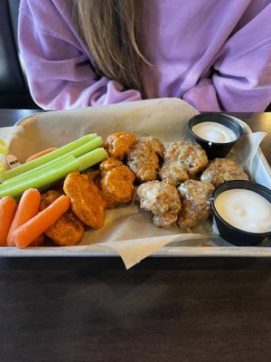 Buffalo Wild Wings by null