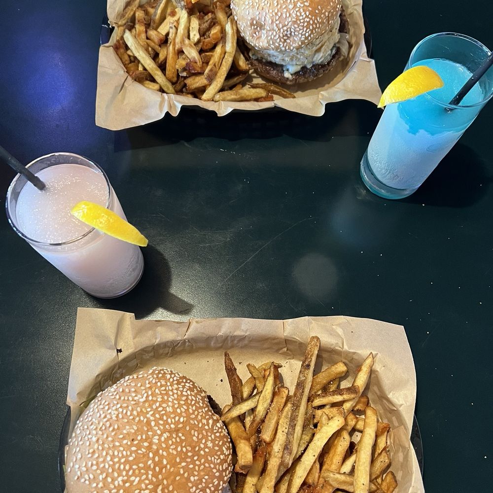 Roy G's - Food - Bars Near Me - Dallas, Texas