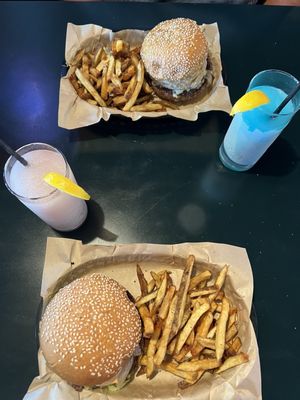 Roy G's by null