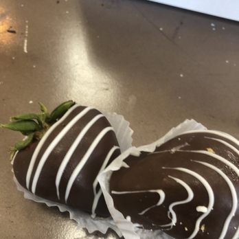 Freed's Bakery - Chocolate Covered Strawberries - Bakeries Near Me - Las Vegas, Nevada Freed's Bakery - Chocolate Covered Strawberries - Bakeries Near Me - Las Vegas, Nevada