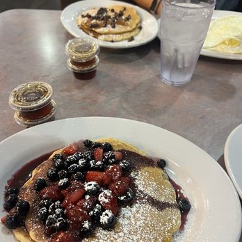 801 Southern Kitchen and Pancake House - Berry, Berry Good - Pancakes Near Me - Advance, North Carolina