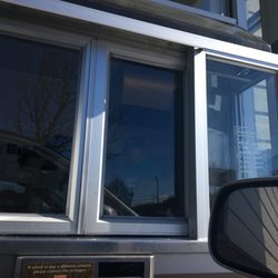 Dunkin' - Drive thru