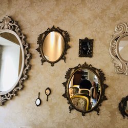 Karma Fine Crafts - Kolkata India, stayed at a cool inn with vintage decor.