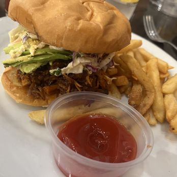 21st Amendment Brewery - Pulled pork sandwich French fries - Brewpubs Near Me - San Francisco, California