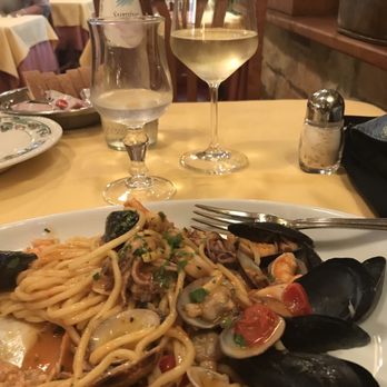 Lo Zenzero - Seafood pasta with a nice prosecco. - Italian Near Me - Milan, Michigan